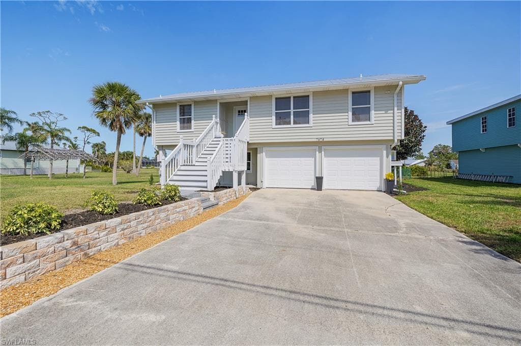 7674 Caloosa DR BOKEELIA, FL 33922