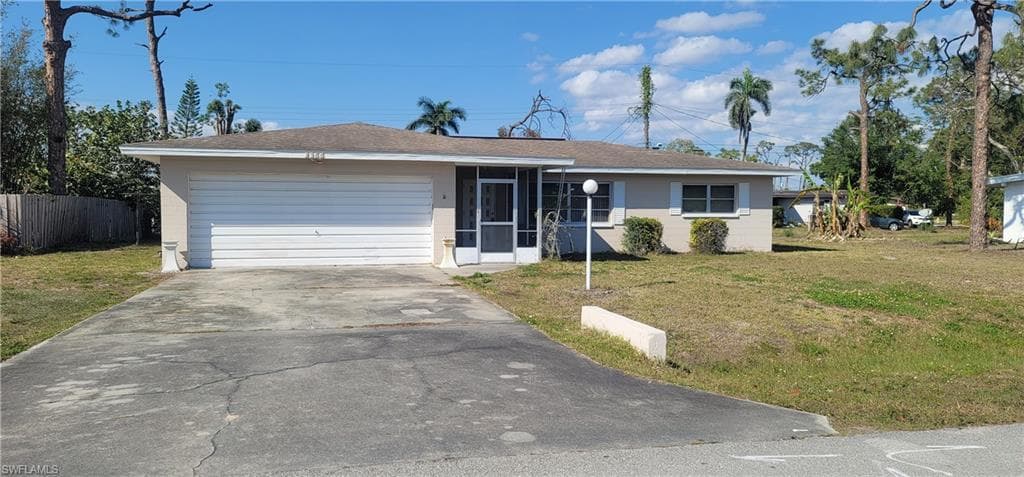 2355 Burton AVE FORT MYERS, FL 33907