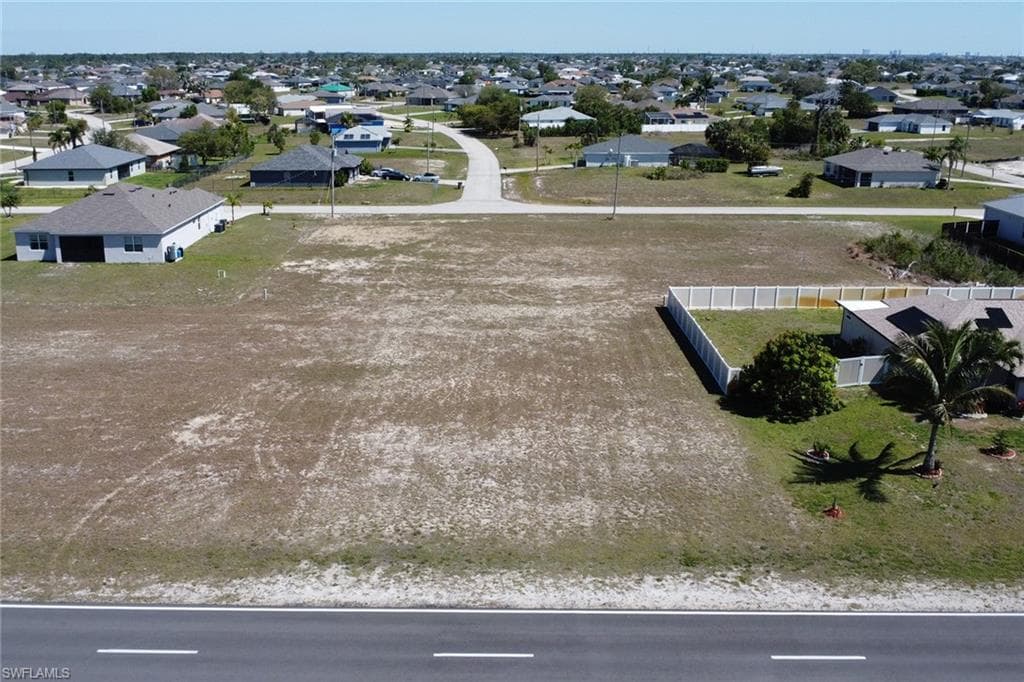 2829 Nelson RD N CAPE CORAL, FL 33993