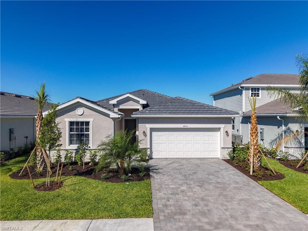 2422 Avocado LN NAPLES, FL 34120