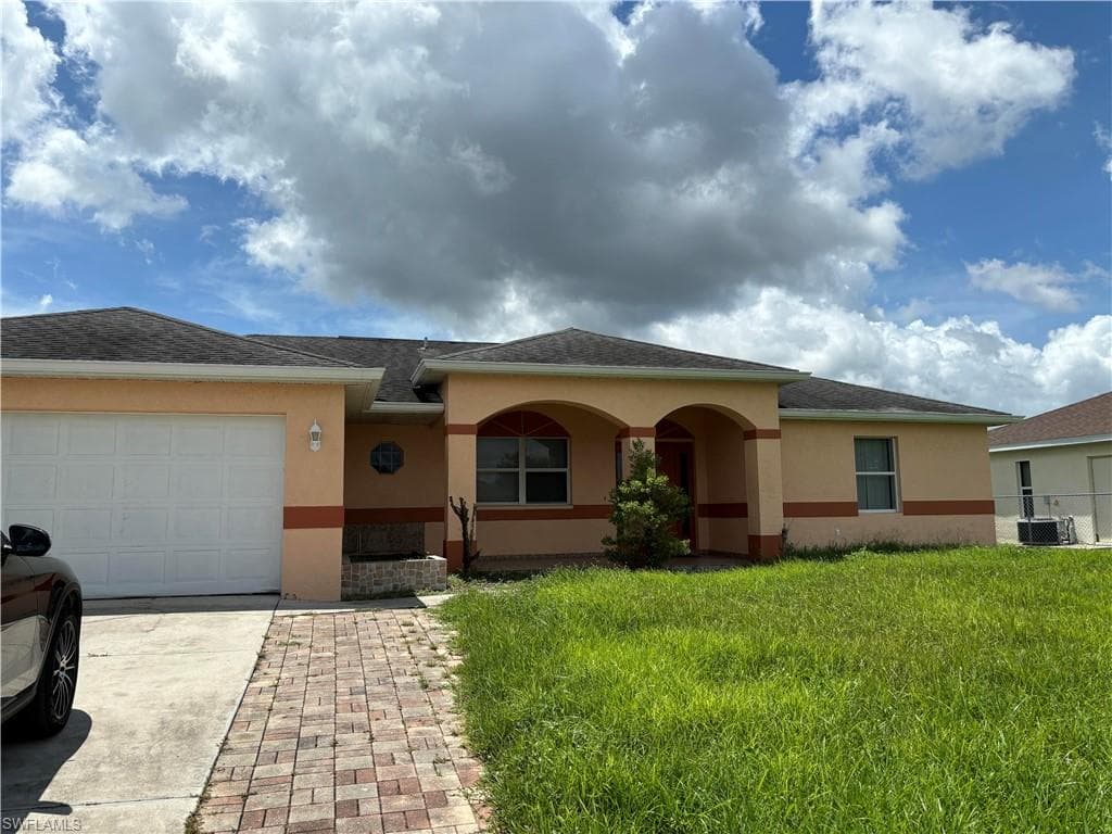 546 Long Island ST E LEHIGH ACRES, FL 33974
