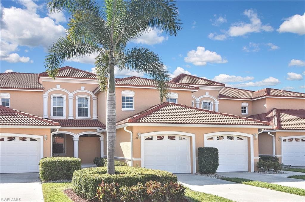 13981 Eagle Ridge Lakes DR 202 FORT MYERS, FL 33912