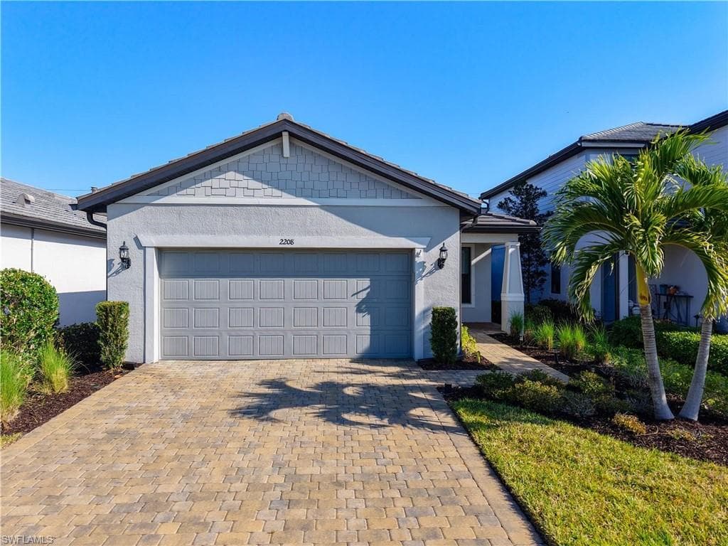 2208 Yellowfin CIR NAPLES, FL 34114
