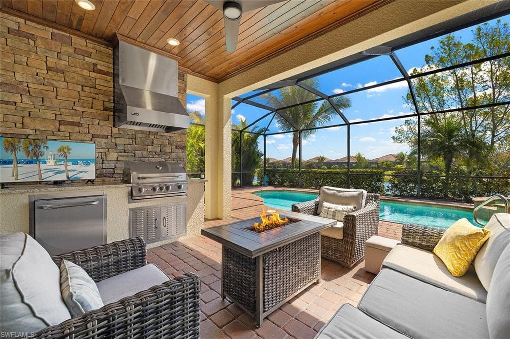 28033 Kerry CT BONITA SPRINGS, FL 34135