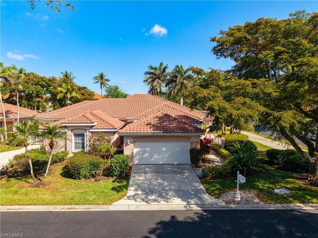9203 Las Maderas DR BONITA SPRINGS, FL 34135