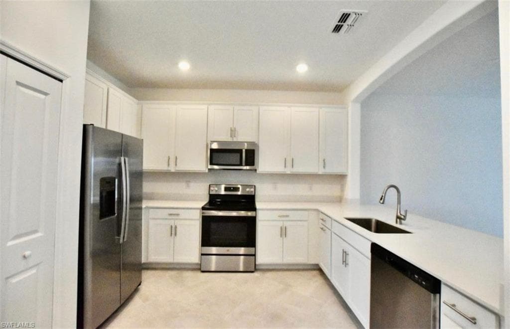 2003 Vermont LN NAPLES, FL 34120