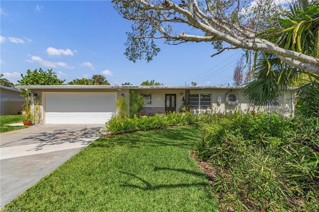 1575 Grace AVE FORT MYERS, FL 33901