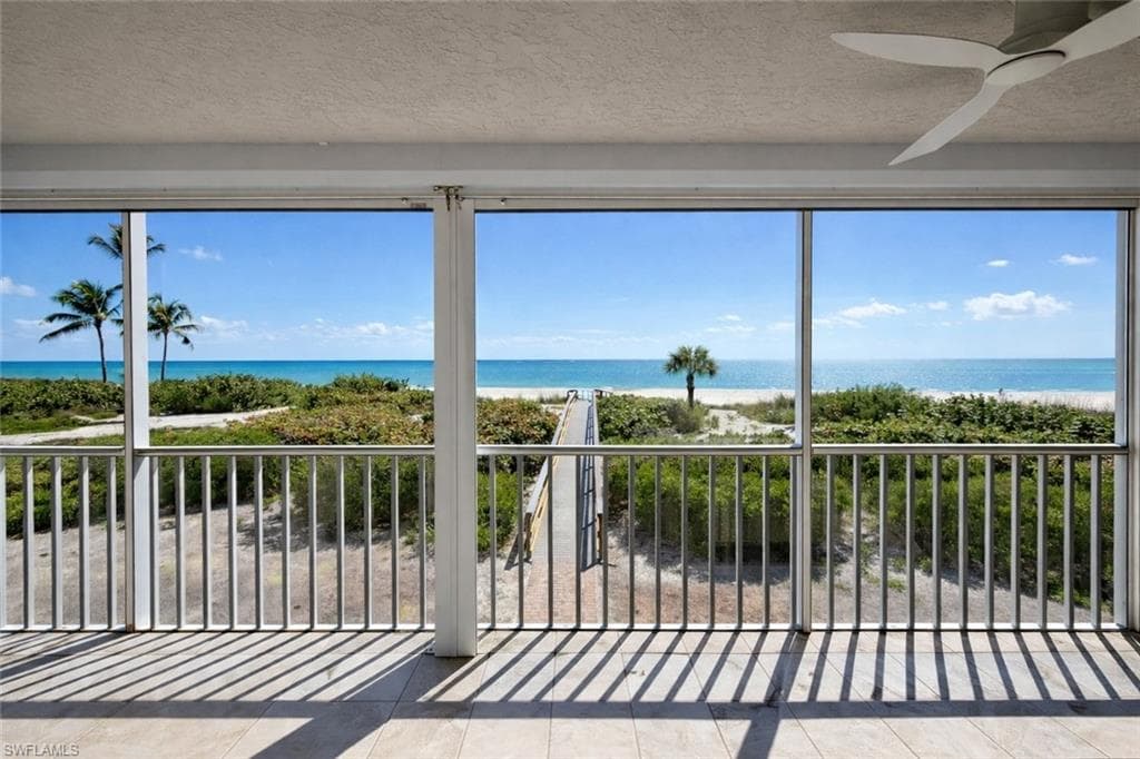 3015 W Gulf DR 102 SANIBEL, FL 33957