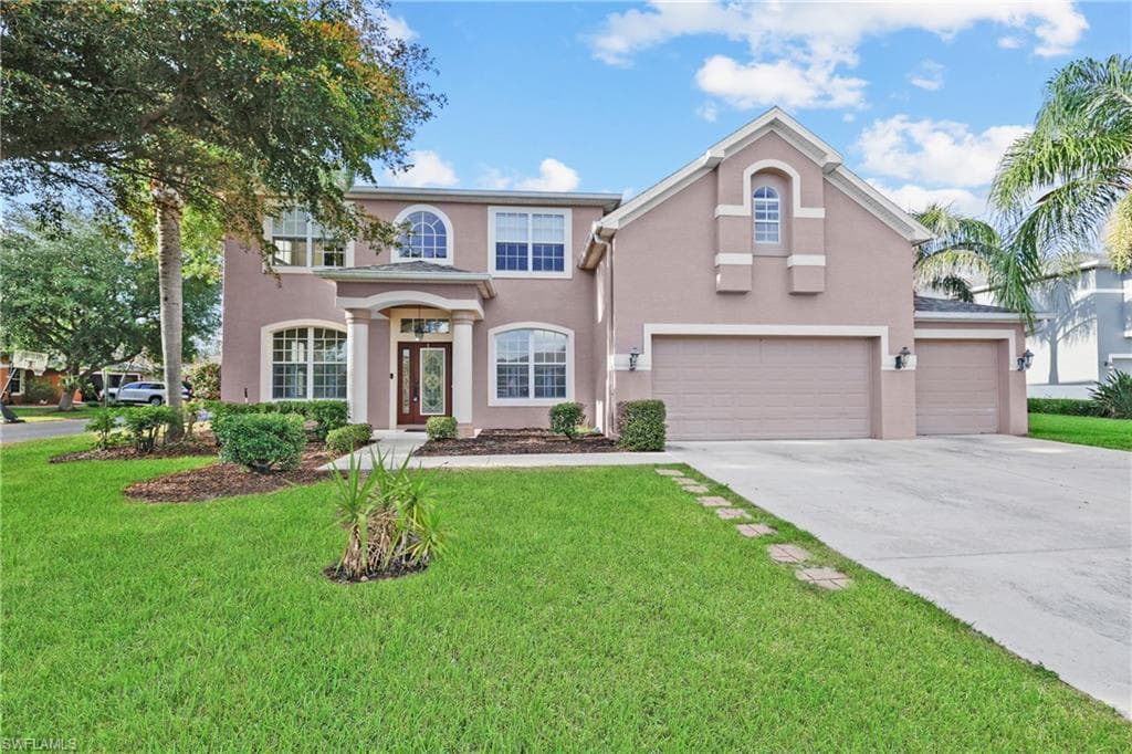 8800 Maple Glen CIR FORT MYERS, FL 33912