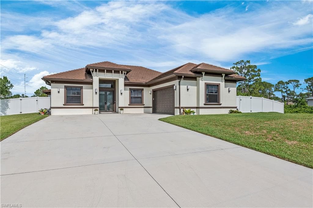 101 Clyde AVE N LEHIGH ACRES, FL 33971
