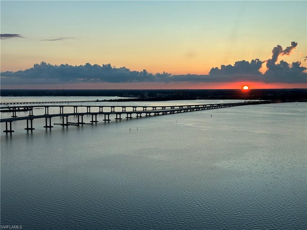 2745 1st ST 2203 FORT MYERS, FL 33916