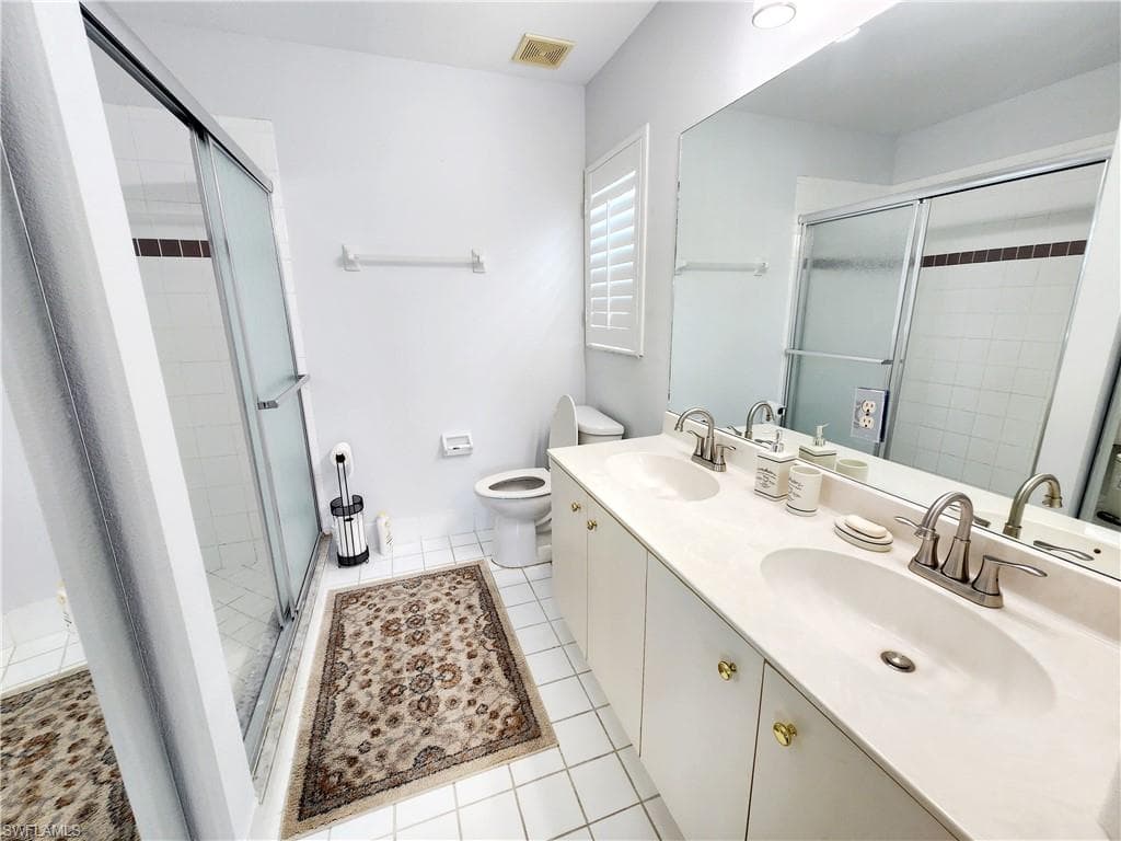 6270 Huntington Lakes CIR 201 NAPLES, FL 34119