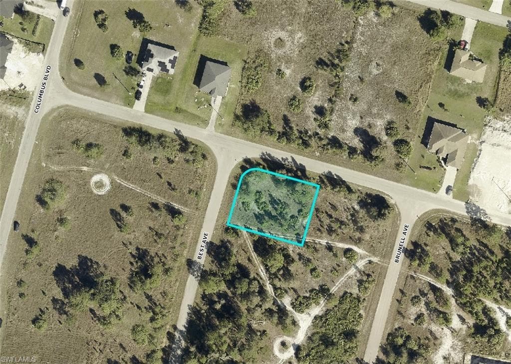 1243 Best AVE FORT MYERS, FL 33913