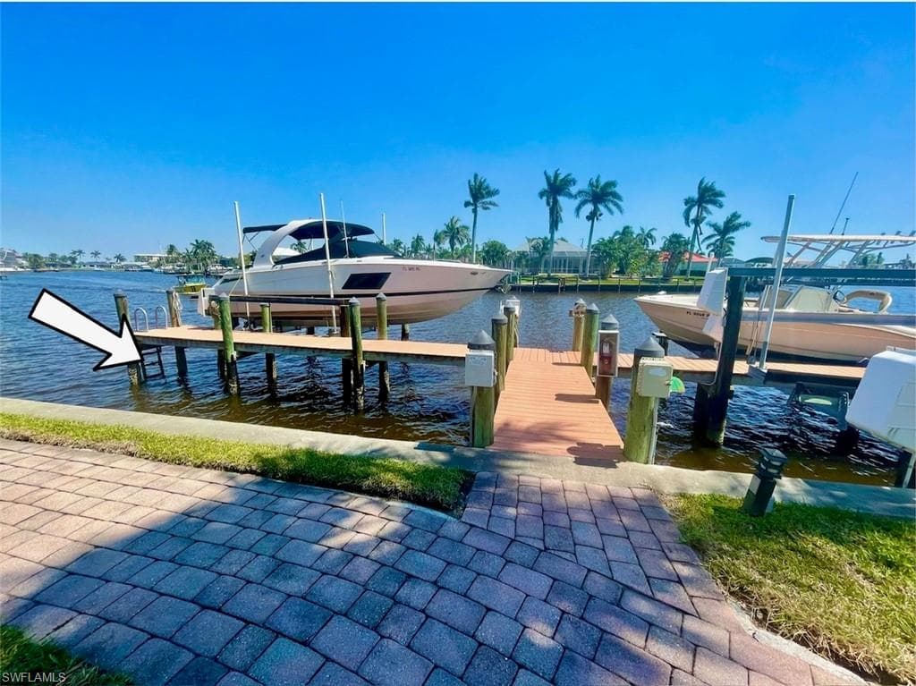 4703 SE 17th PL 105 CAPE CORAL, FL 33904