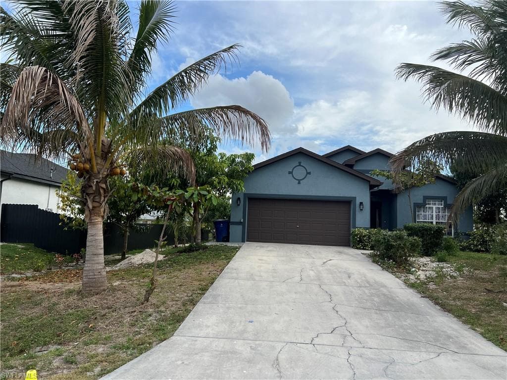 2609 4th ST SW LEHIGH ACRES, FL 33976