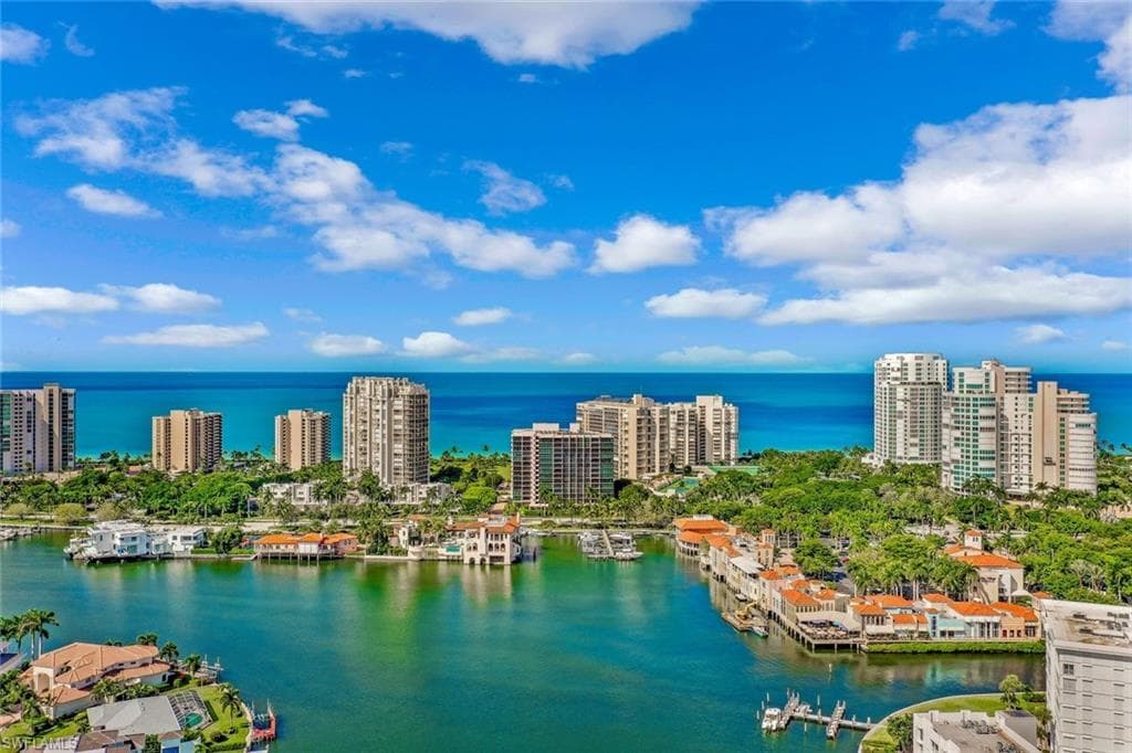 4041 Gulf Shore BLVD N 805 NAPLES, FL 34103