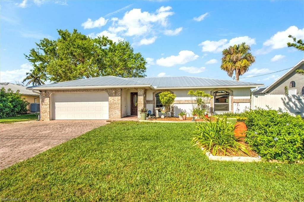 2215 Club House RD NORTH FORT MYERS, FL 33917