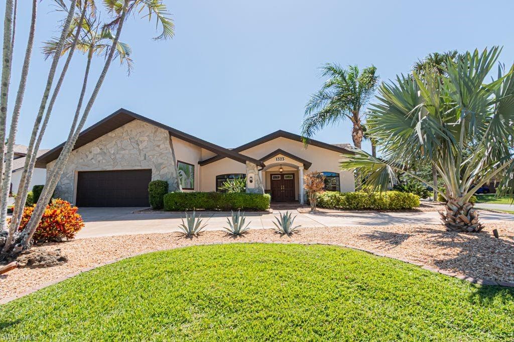 1323 Claret CT FORT MYERS, FL 33919