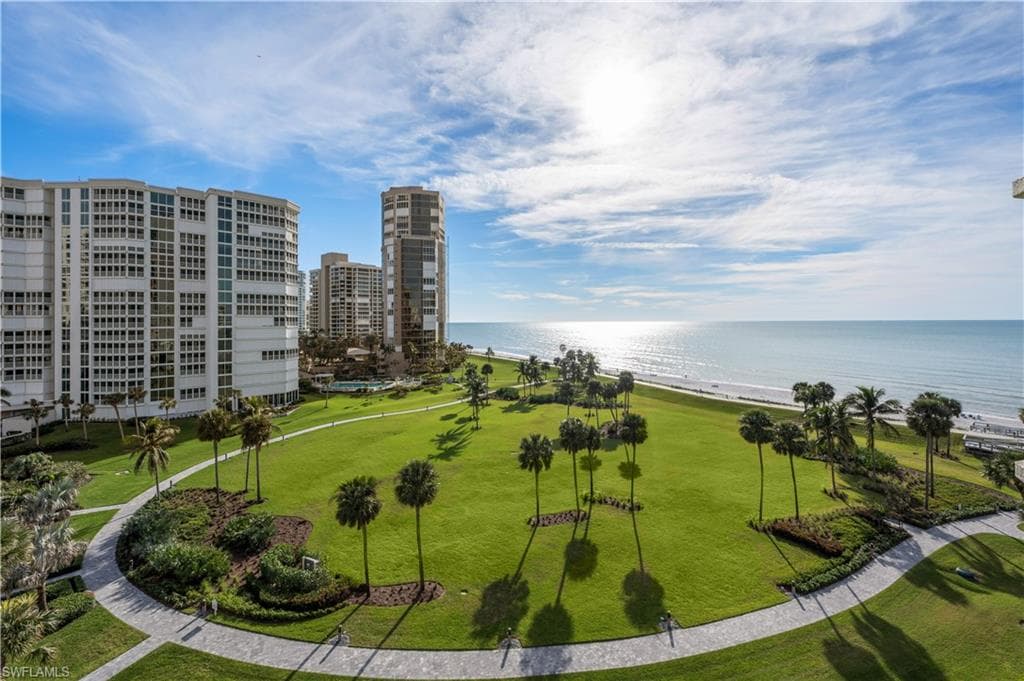 4551 Gulf Shore BLVD N 804 NAPLES, FL 34103