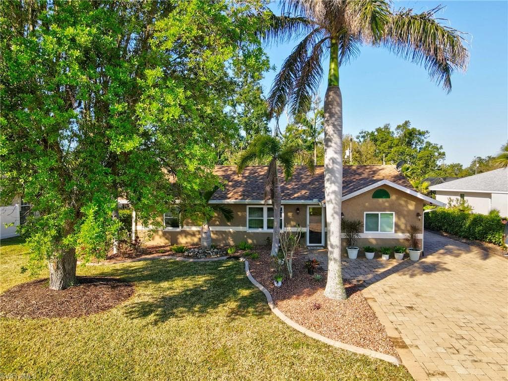 25295 Estrada CIR PUNTA GORDA, FL 33955