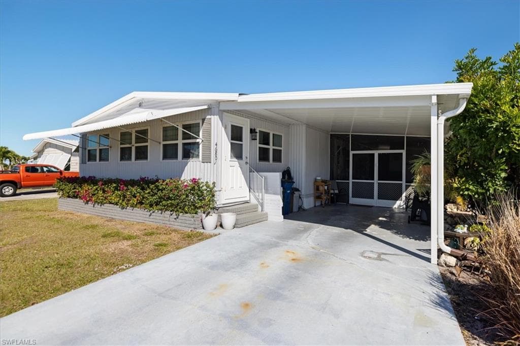 4680 Fiji LN BONITA SPRINGS, FL 34134