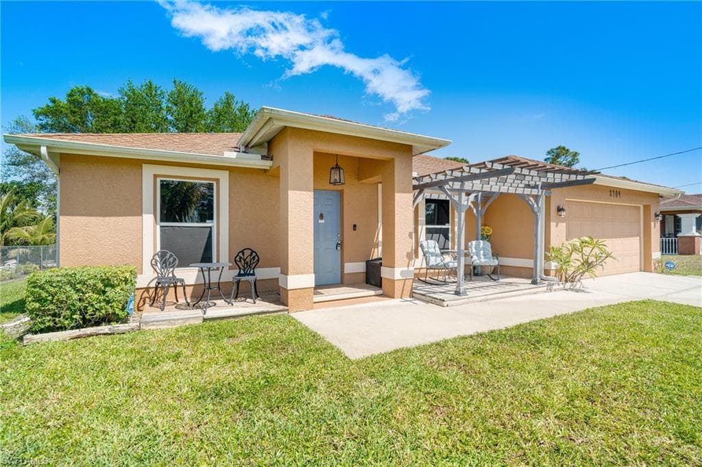 3704 28th ST SW LEHIGH ACRES, FL 33976