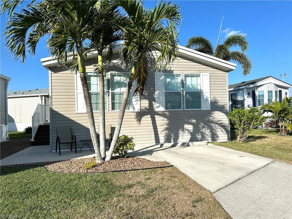 4720 Bayberry WAY W ESTERO, FL 33928