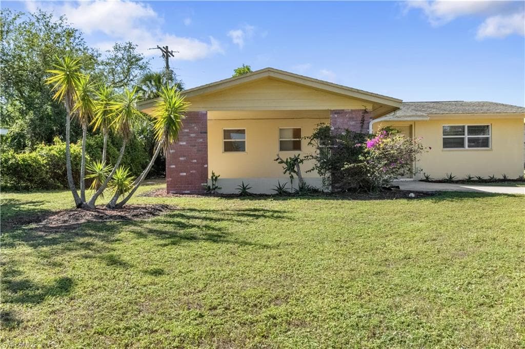 2019 Gray CT NORTH FORT MYERS, FL 33903