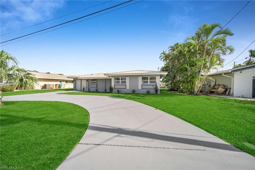 5275 Stratford CT CAPE CORAL, FL 33904