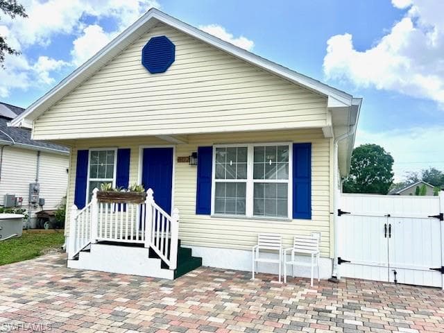 402 Leawood CIR NAPLES, FL 34104