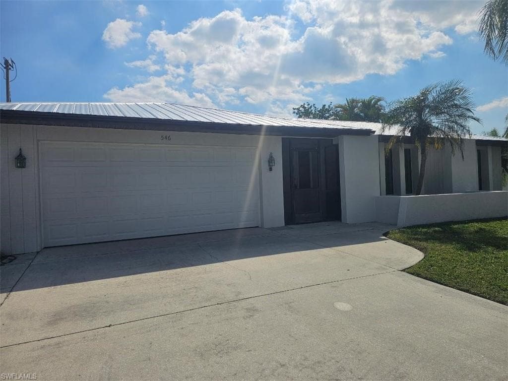 546 SE 33rd TER CAPE CORAL, FL 33904
