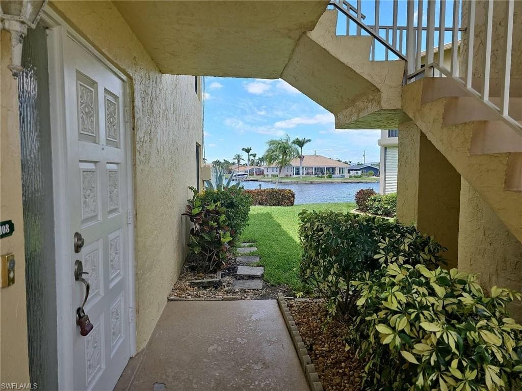 1927 SE 40th TER 108 CAPE CORAL, FL 33904