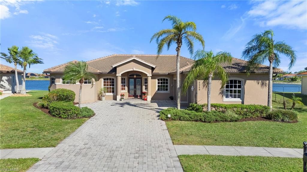 2225 Valencia Lakes CIR NAPLES, FL 34120