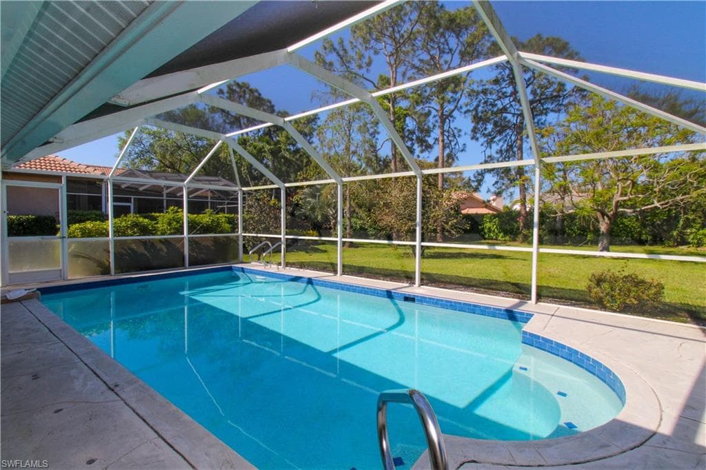 333 Wentworth CT NAPLES, FL 34104