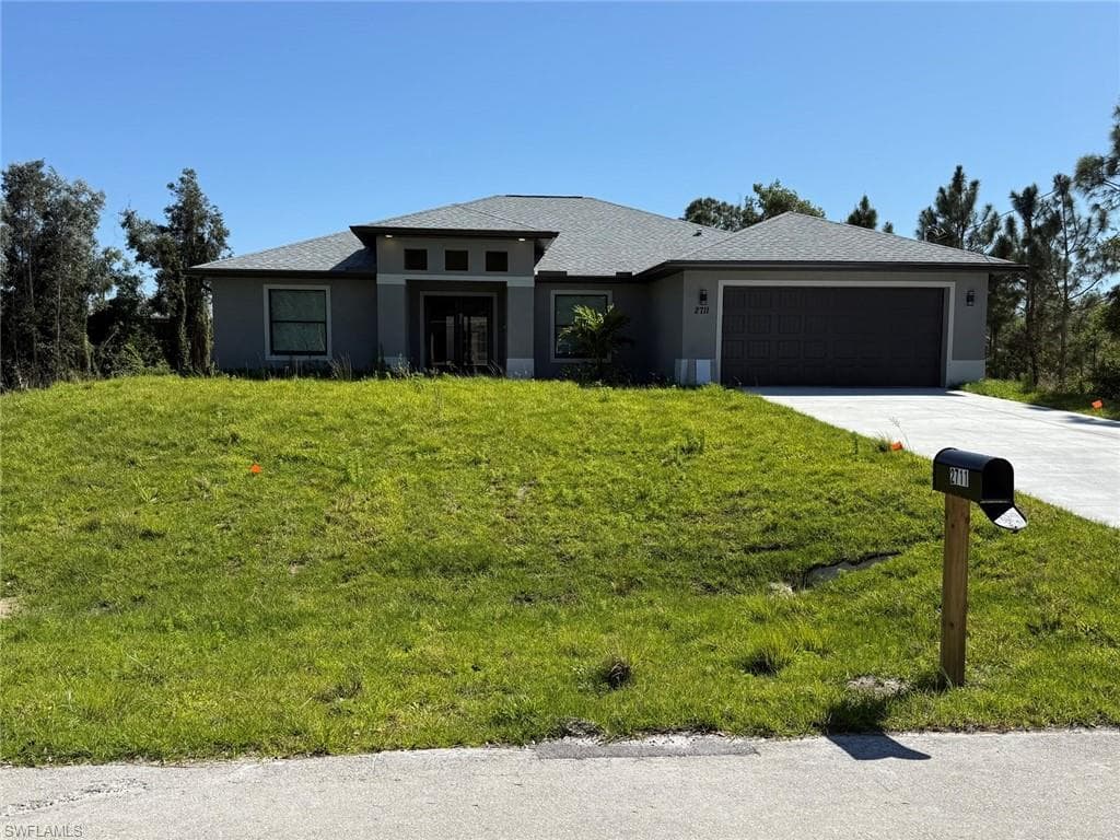 2711 36th ST SW LEHIGH ACRES, FL 33976