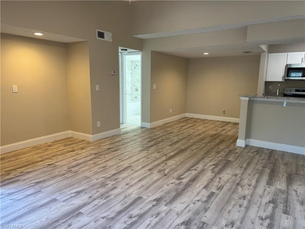 201 Santa Clara DR 07 NAPLES, FL 34104