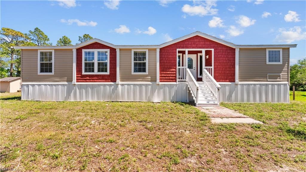 2555 Hendry Isles BLVD CLEWISTON, FL 33440