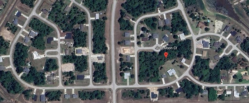 5010 Moon CT LABELLE, FL 33935