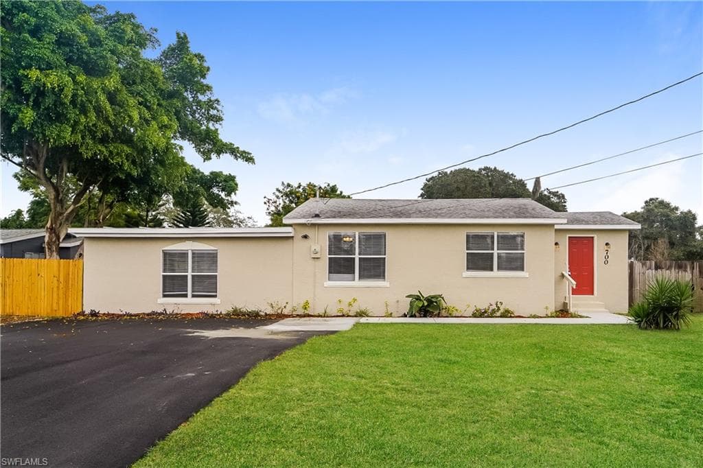 700 Suncrest DR NOKOMIS, FL 34275
