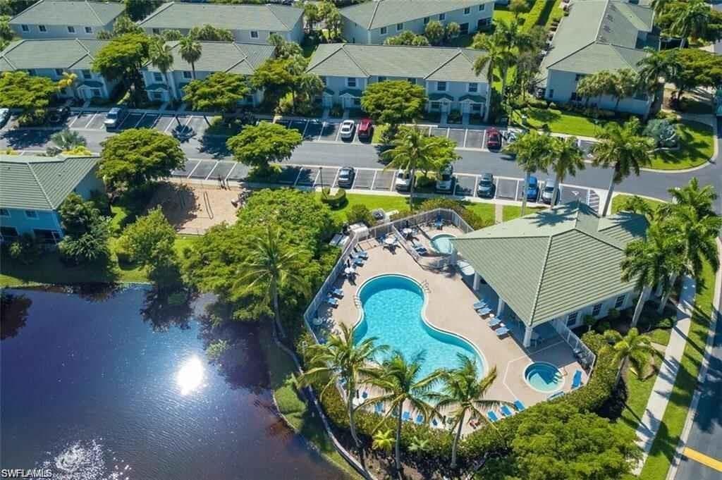 8273 Pacific Beach DR FORT MYERS, FL 33966