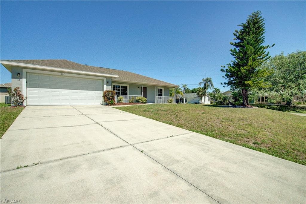 215 13th ST CAPE CORAL, FL 33991