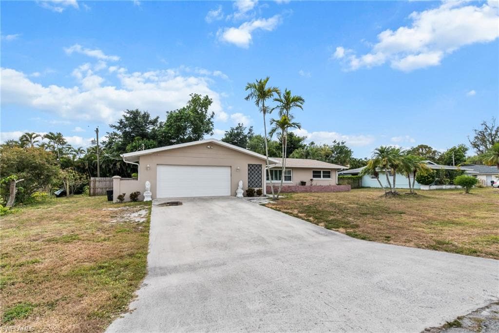 1020 Sumica DR FORT MYERS, FL 33919