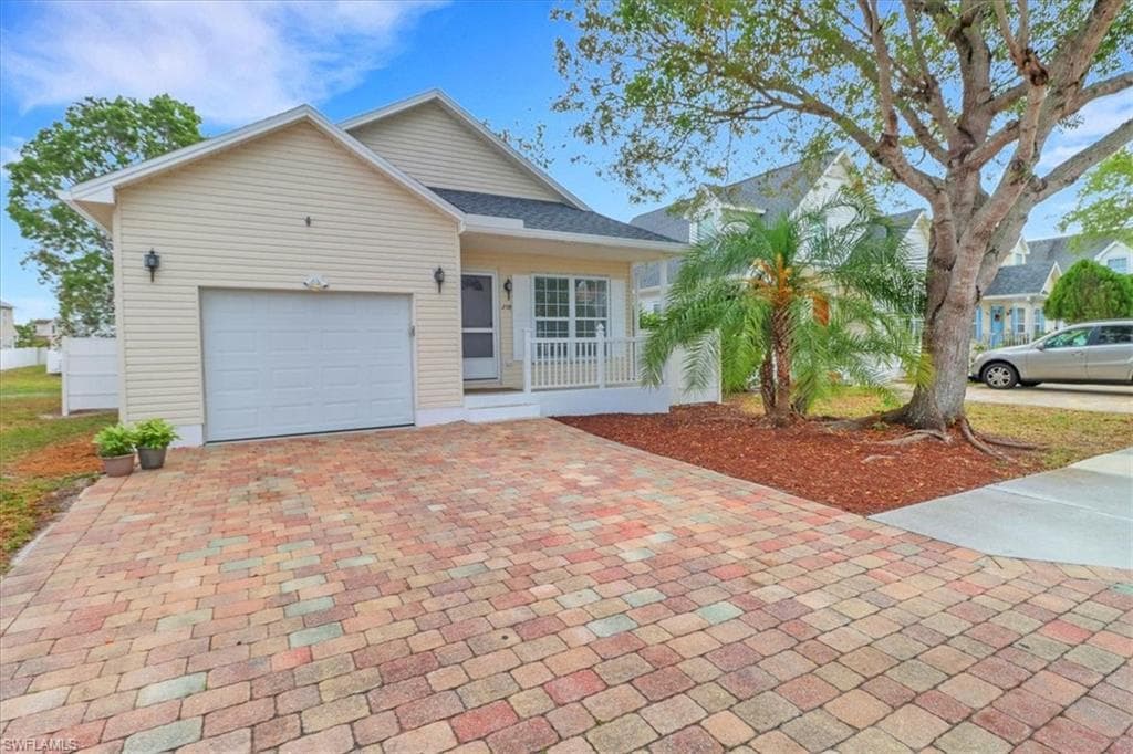 238 Leawood CIR NAPLES, FL 34104