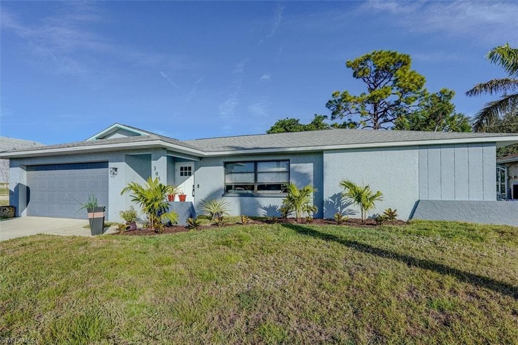 305 SE 14th TER CAPE CORAL, FL 33990