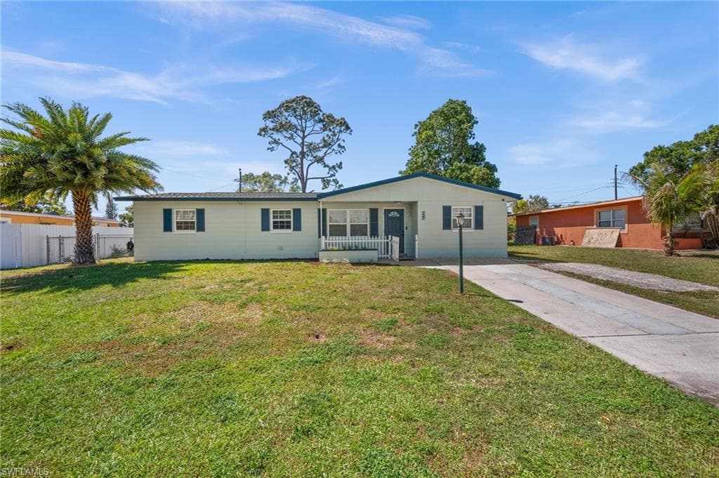 117 Alcala AVE LEHIGH ACRES, FL 33936