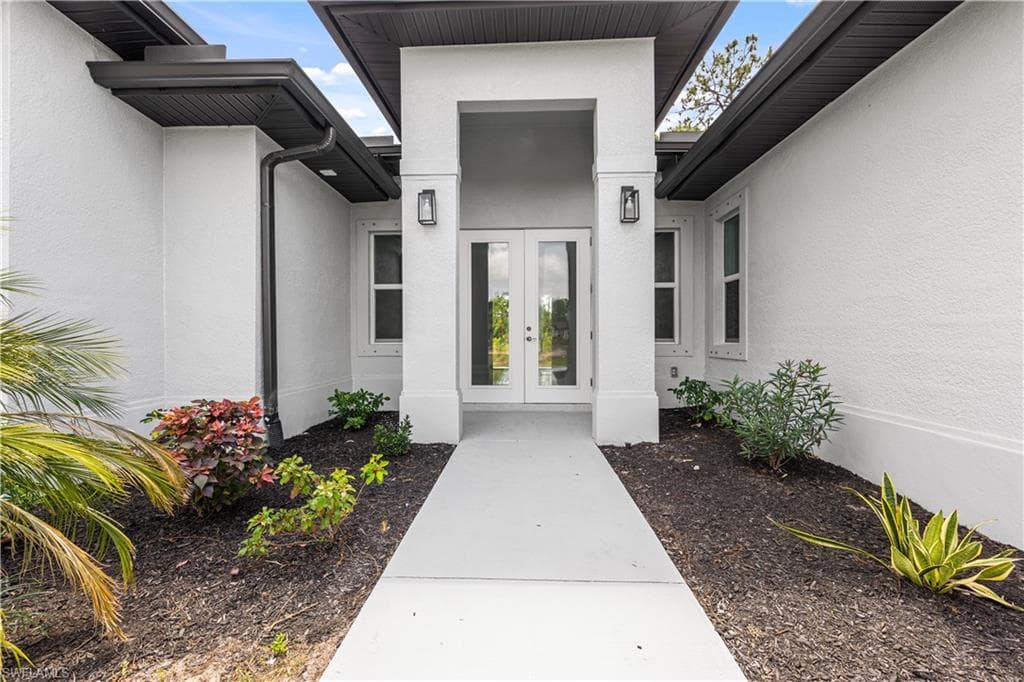 2526 37th AVE NE NAPLES, FL 34120