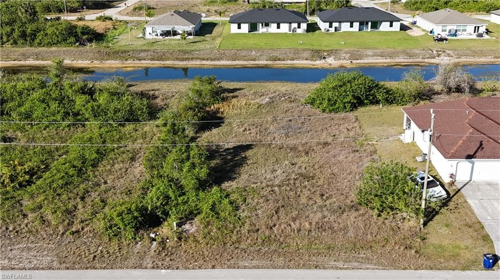 386 Pauline AVE LEHIGH ACRES, FL 33974