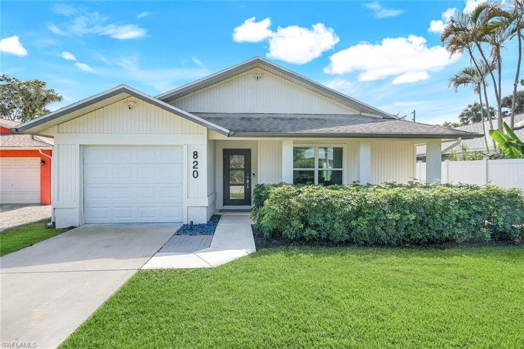 820 102nd AVE N NAPLES, FL 34108