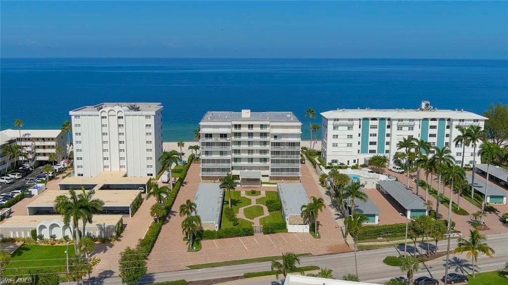 1977 Gulf Shore BLVD N 305 NAPLES, FL 34102