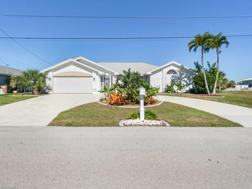 4538 6th CT CAPE CORAL, FL 33904